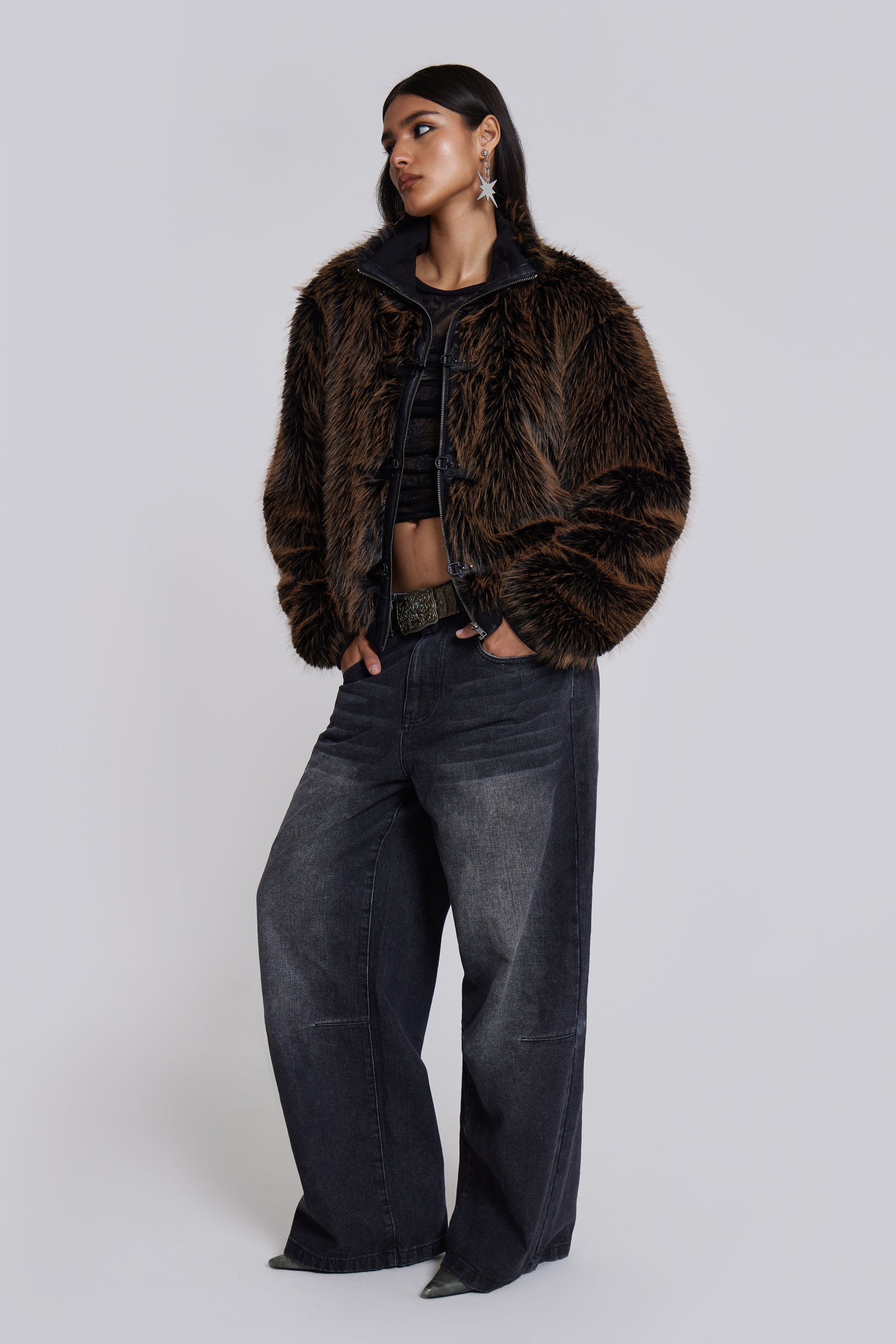 リブ編みの袖口と裾バンドMendoza Faux Fur Jacket
