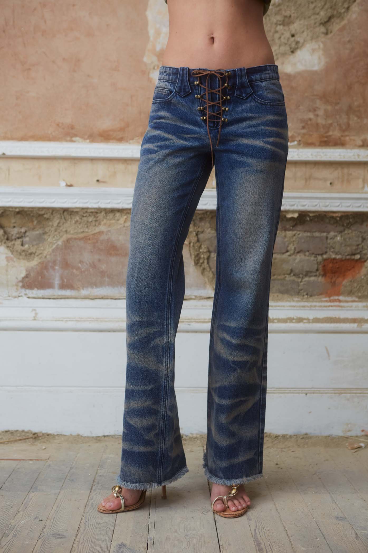 Blue Low Rise Denim Boyfriend Fit Jeans With Spray Hem Detail